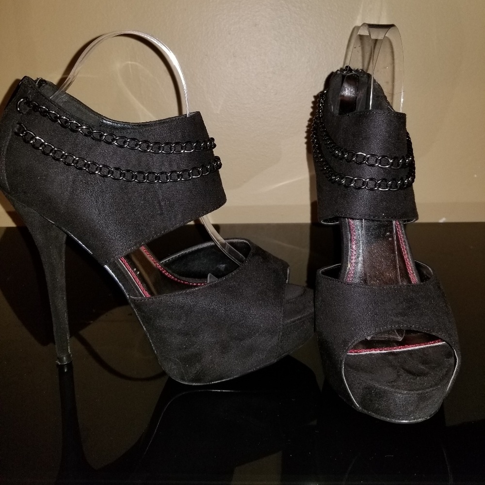 Shoes - Picture 5 of 8